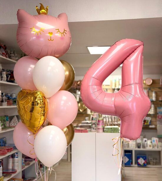 N-19 Hēlija balonu kompozīcija "Cipars un pušķi ar kaķi".